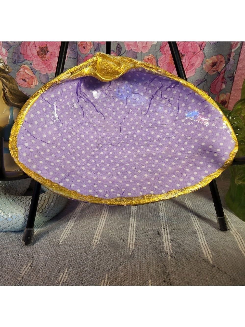DECOUPAGE CLAM SHELL DECOUPAGE PURPLE POLKA DOTS ON A CLAM SHELL TRINKET DISH